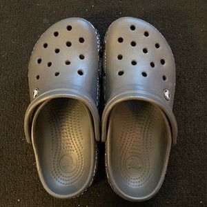 NEW WOMEN’S SZ 8 CROCS